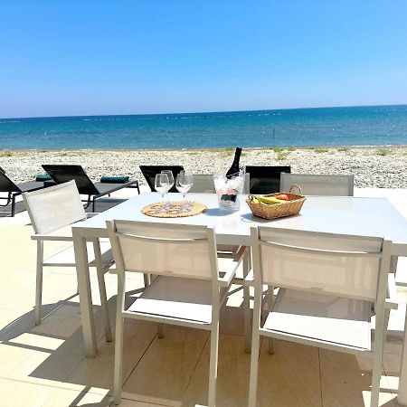 Sayers Beachfront Villa เปร์โวเลีย ภายนอก รูปภาพ