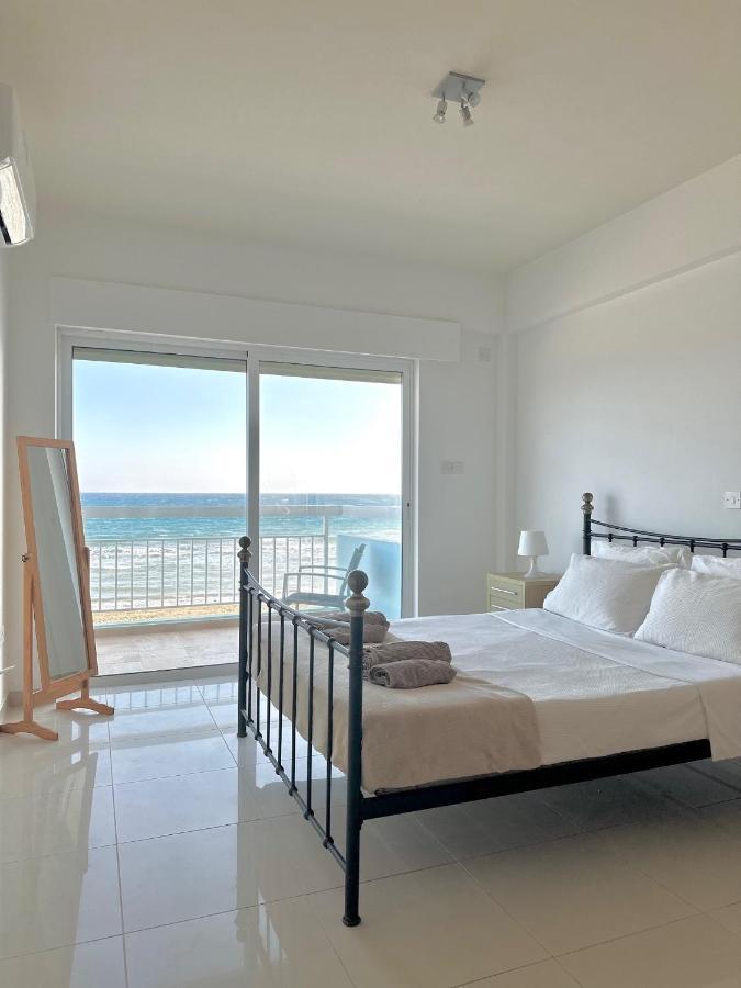 Sayers Beachfront Villa เปร์โวเลีย ภายนอก รูปภาพ