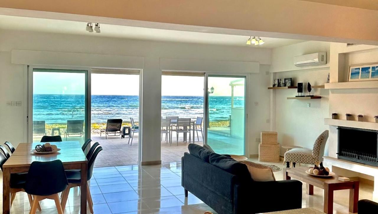Sayers Beachfront Villa เปร์โวเลีย ภายนอก รูปภาพ